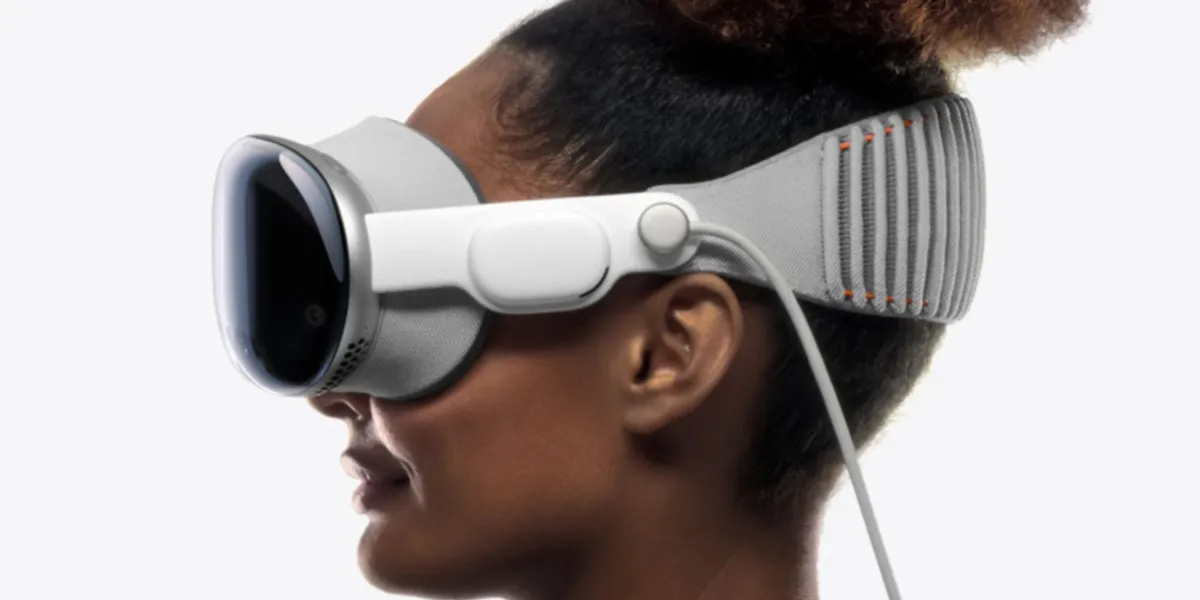 Persona utilizando Apple Vision Pro