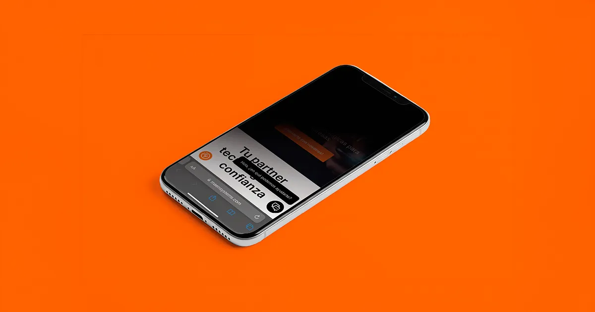 iPhone mostrando una web corporativa sobre fondo naranja relacionado con la privacidad móvil