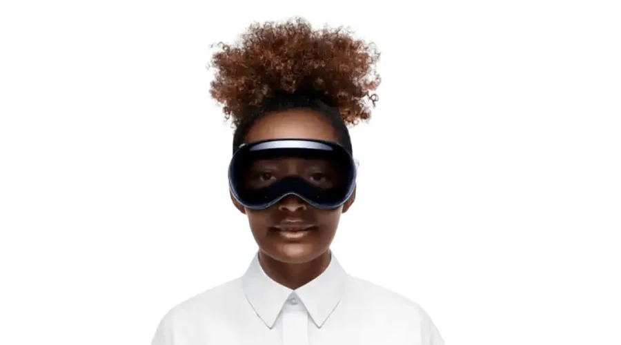 Persona utilizando Apple Vision Pro