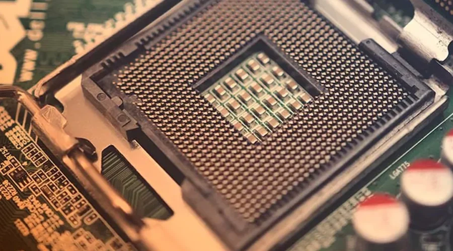 Procesador instalado en una placa base