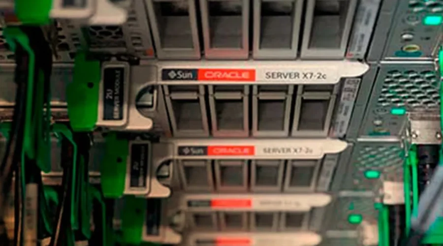 Servidores Oracle instalados en un rack