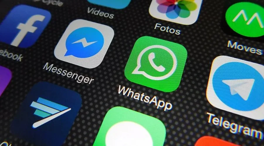 Aplicación de WhatsApp en un smartphone